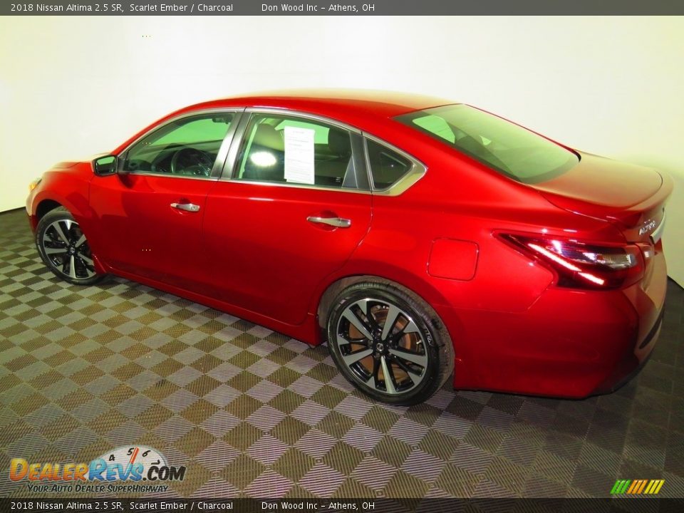 2018 Nissan Altima 2.5 SR Scarlet Ember / Charcoal Photo #9