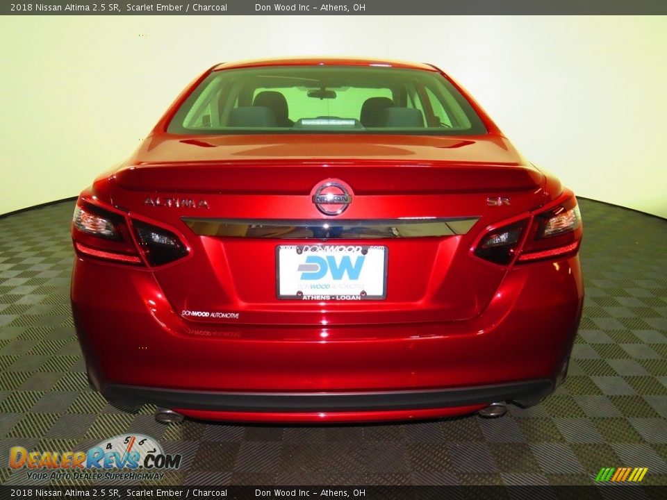 2018 Nissan Altima 2.5 SR Scarlet Ember / Charcoal Photo #11