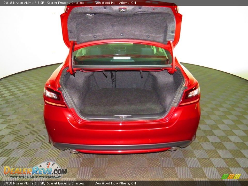 2018 Nissan Altima 2.5 SR Scarlet Ember / Charcoal Photo #12