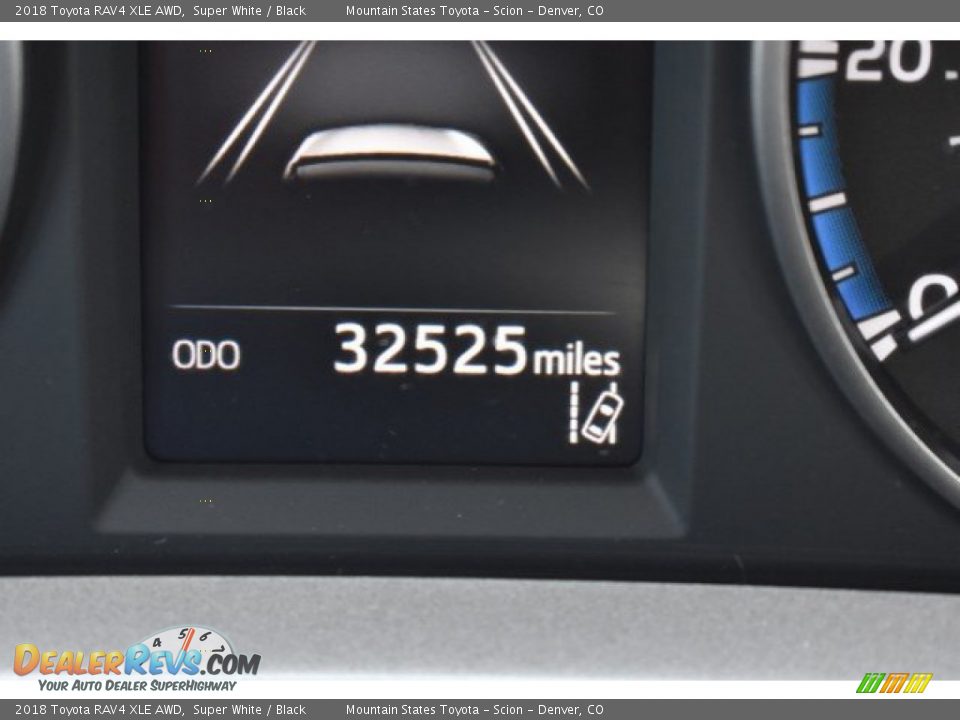2018 Toyota RAV4 XLE AWD Super White / Black Photo #30
