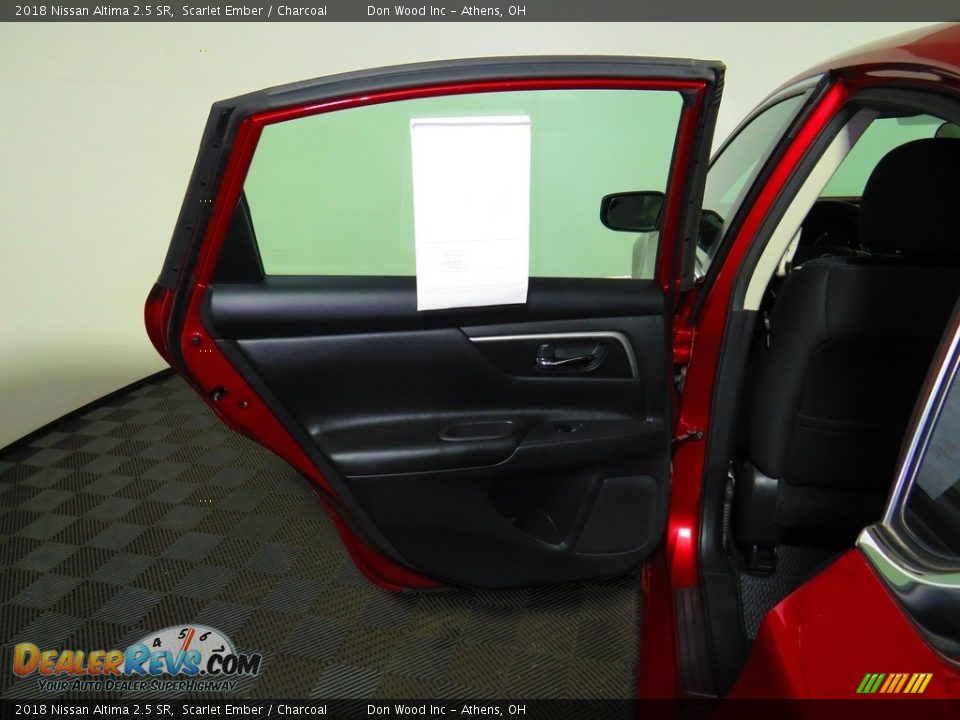 2018 Nissan Altima 2.5 SR Scarlet Ember / Charcoal Photo #20