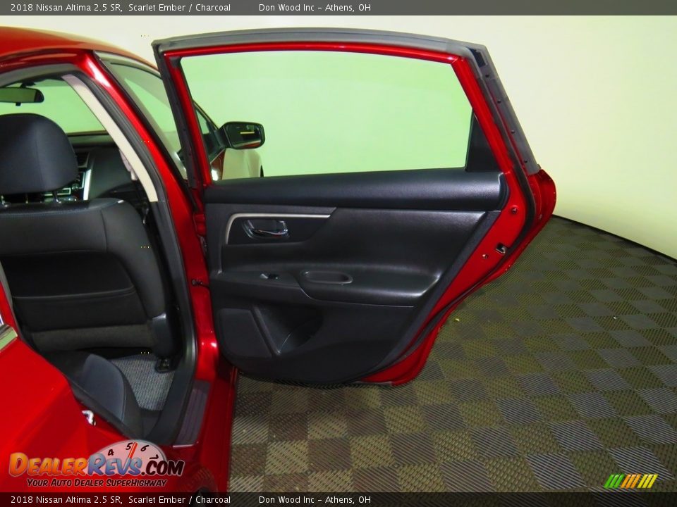 2018 Nissan Altima 2.5 SR Scarlet Ember / Charcoal Photo #22