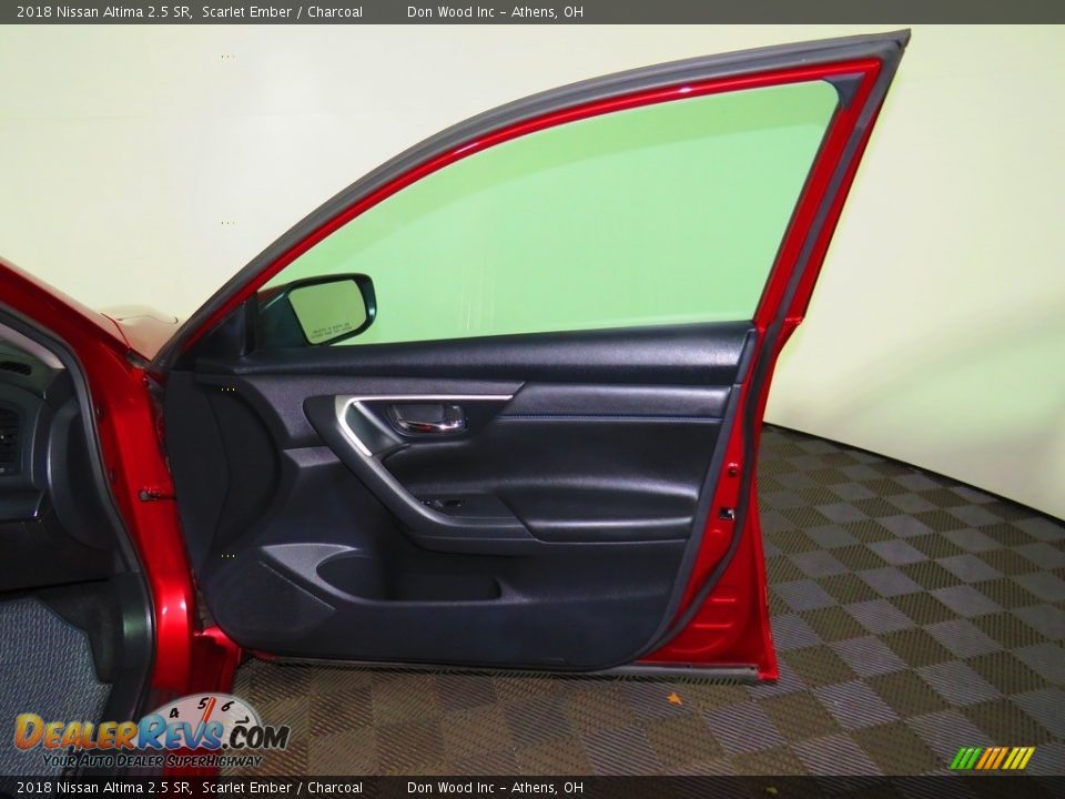 2018 Nissan Altima 2.5 SR Scarlet Ember / Charcoal Photo #24