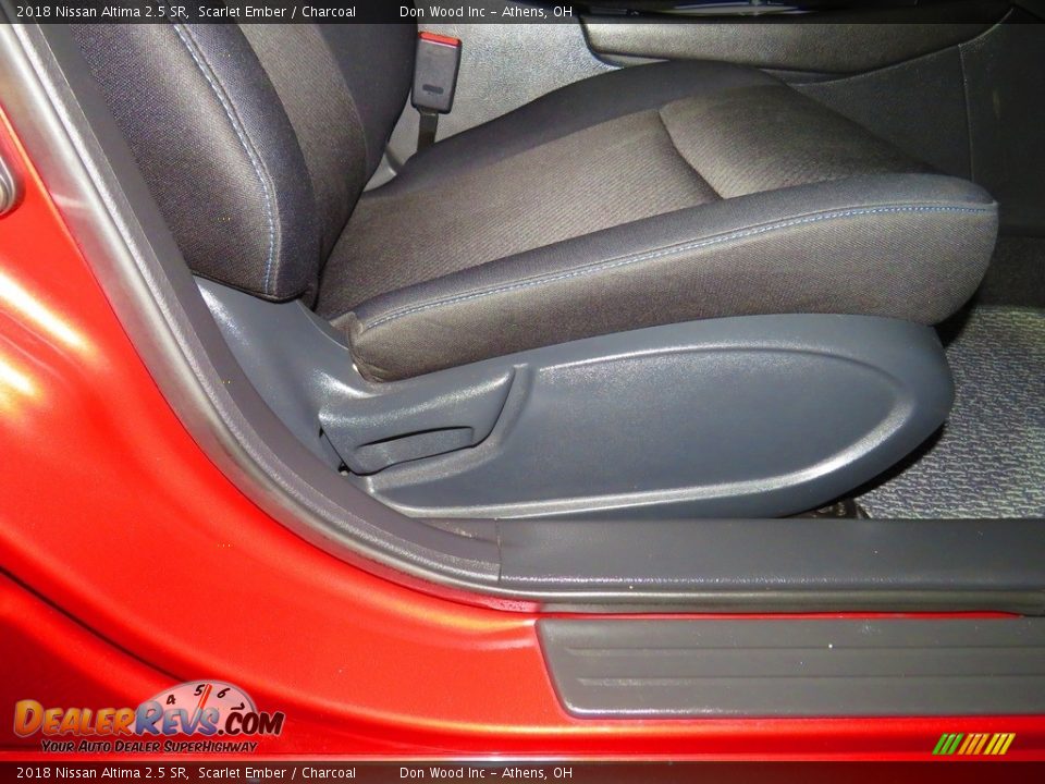 2018 Nissan Altima 2.5 SR Scarlet Ember / Charcoal Photo #25