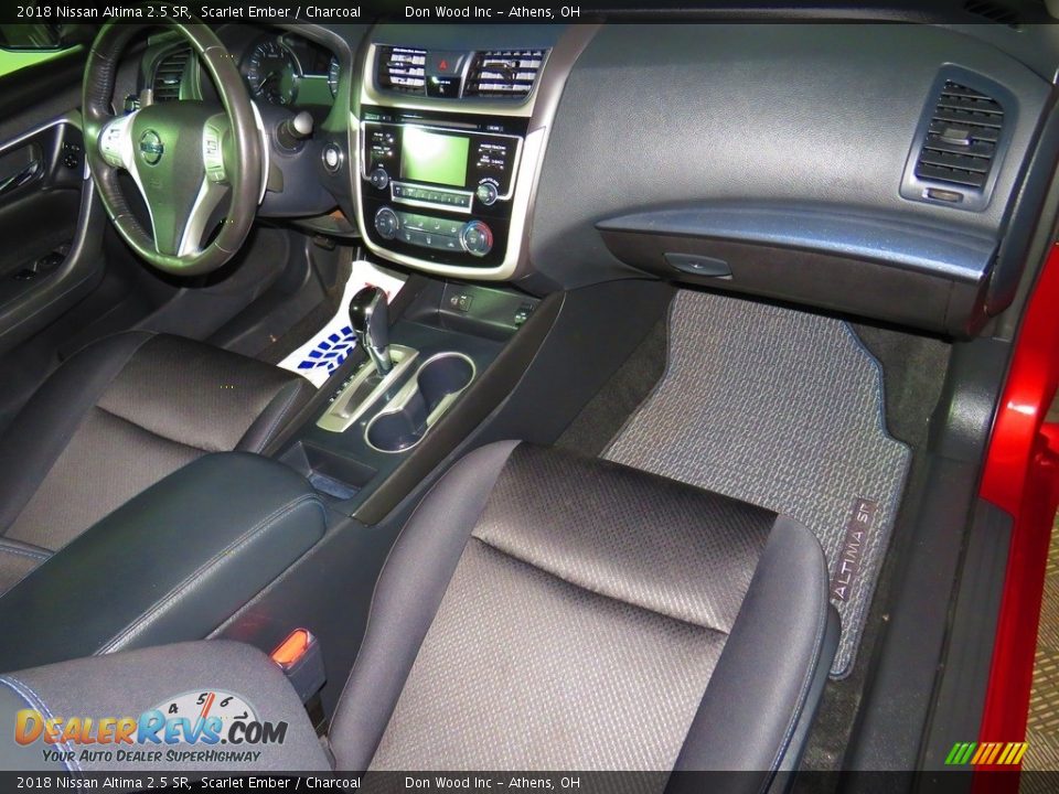 2018 Nissan Altima 2.5 SR Scarlet Ember / Charcoal Photo #26