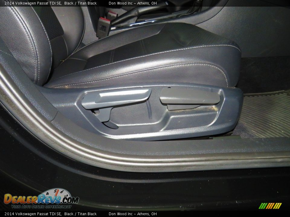 2014 Volkswagen Passat TDI SE Black / Titan Black Photo #28