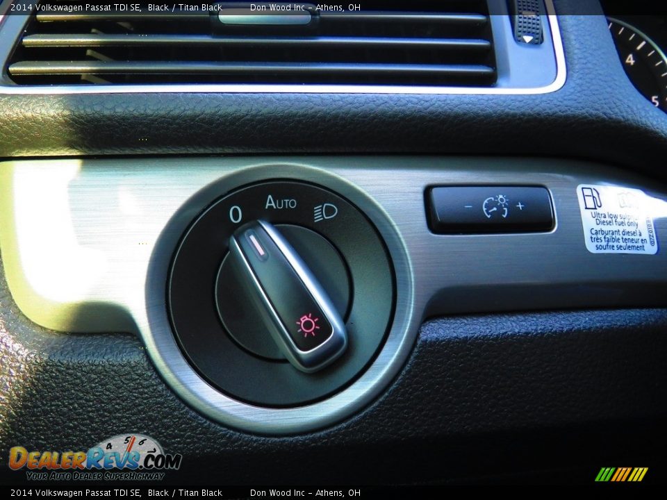 2014 Volkswagen Passat TDI SE Black / Titan Black Photo #36