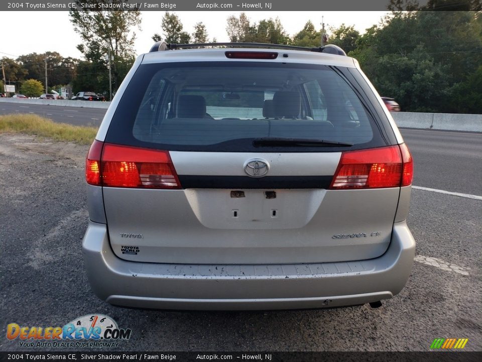 2004 Toyota Sienna CE Silver Shadow Pearl / Fawn Beige Photo #4