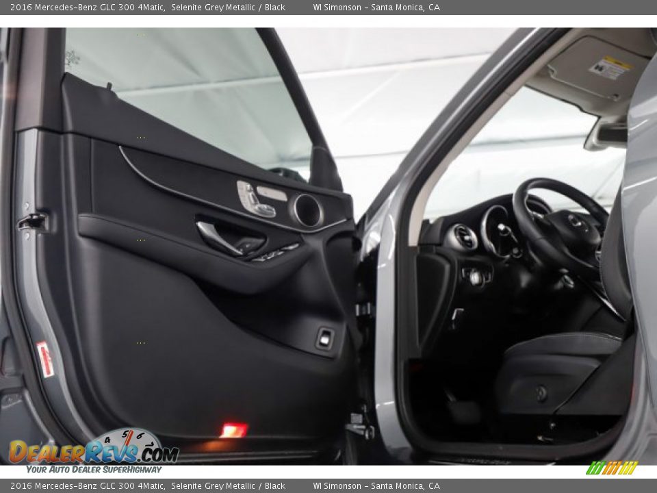 2016 Mercedes-Benz GLC 300 4Matic Selenite Grey Metallic / Black Photo #19