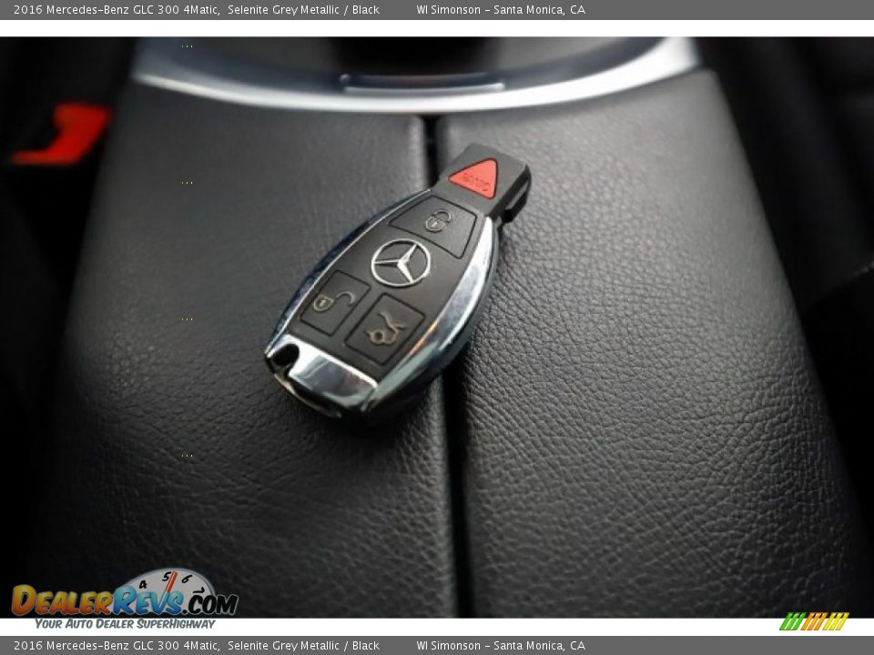 2016 Mercedes-Benz GLC 300 4Matic Selenite Grey Metallic / Black Photo #28