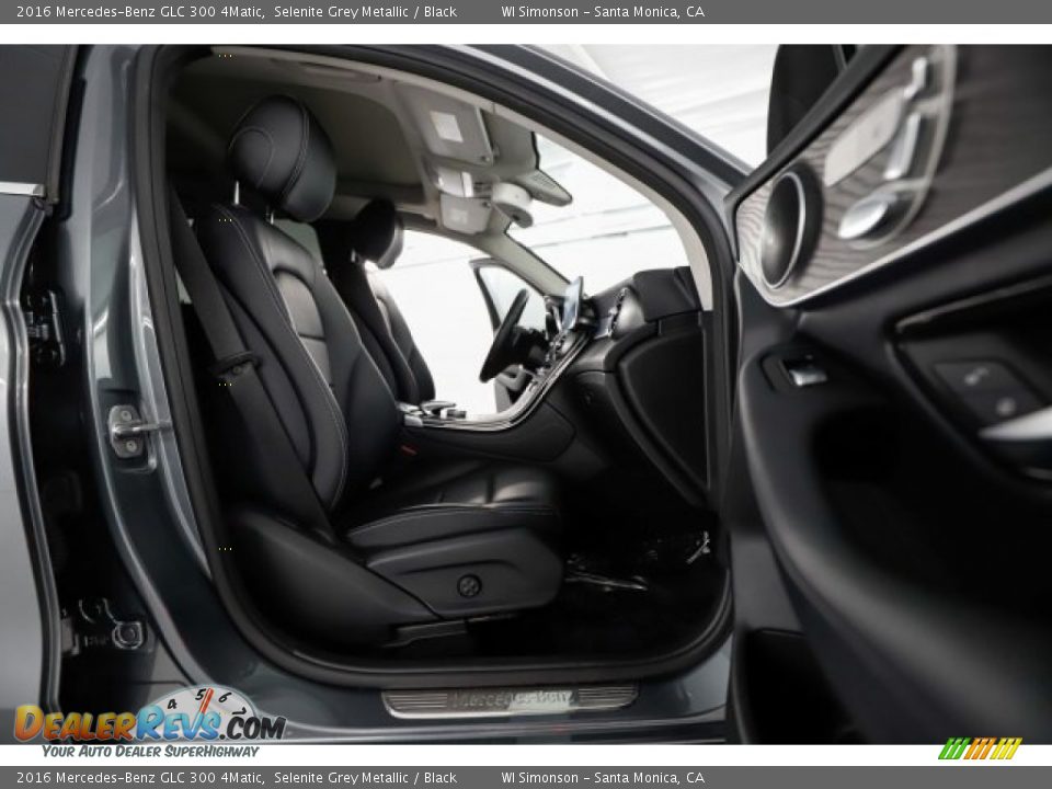 2016 Mercedes-Benz GLC 300 4Matic Selenite Grey Metallic / Black Photo #30