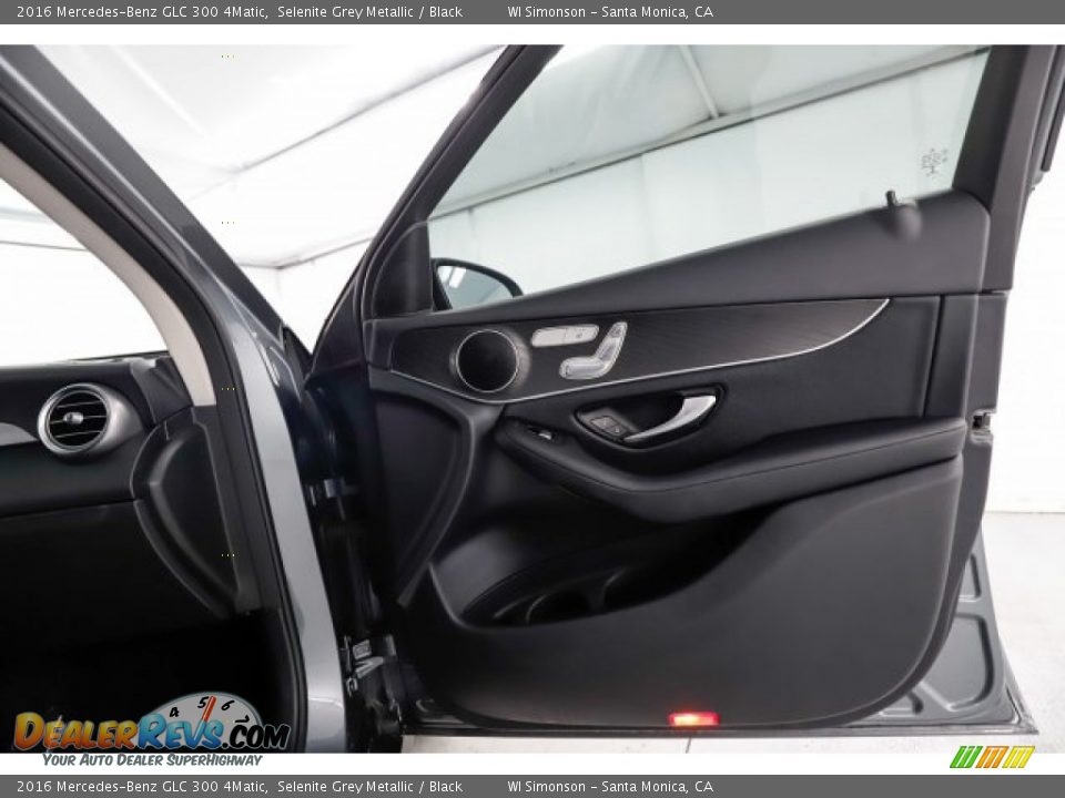 2016 Mercedes-Benz GLC 300 4Matic Selenite Grey Metallic / Black Photo #31