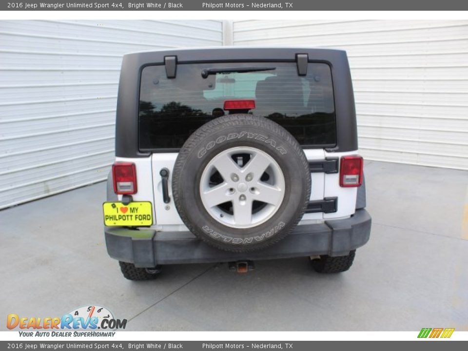 2016 Jeep Wrangler Unlimited Sport 4x4 Bright White / Black Photo #8
