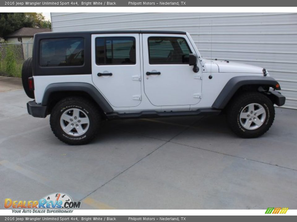 2016 Jeep Wrangler Unlimited Sport 4x4 Bright White / Black Photo #10