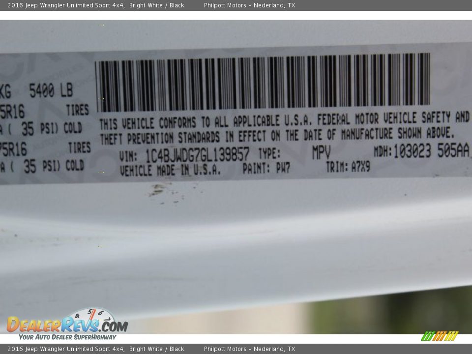 2016 Jeep Wrangler Unlimited Sport 4x4 Bright White / Black Photo #28