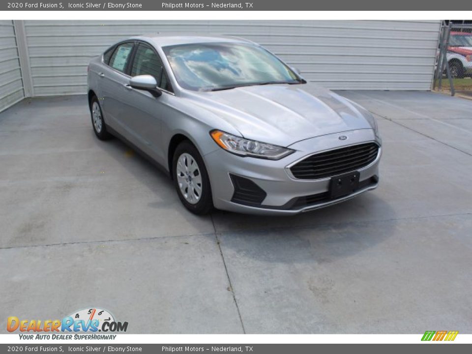 Front 3/4 View of 2020 Ford Fusion S Photo #2