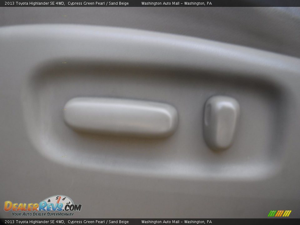 2013 Toyota Highlander SE 4WD Cypress Green Pearl / Sand Beige Photo #15