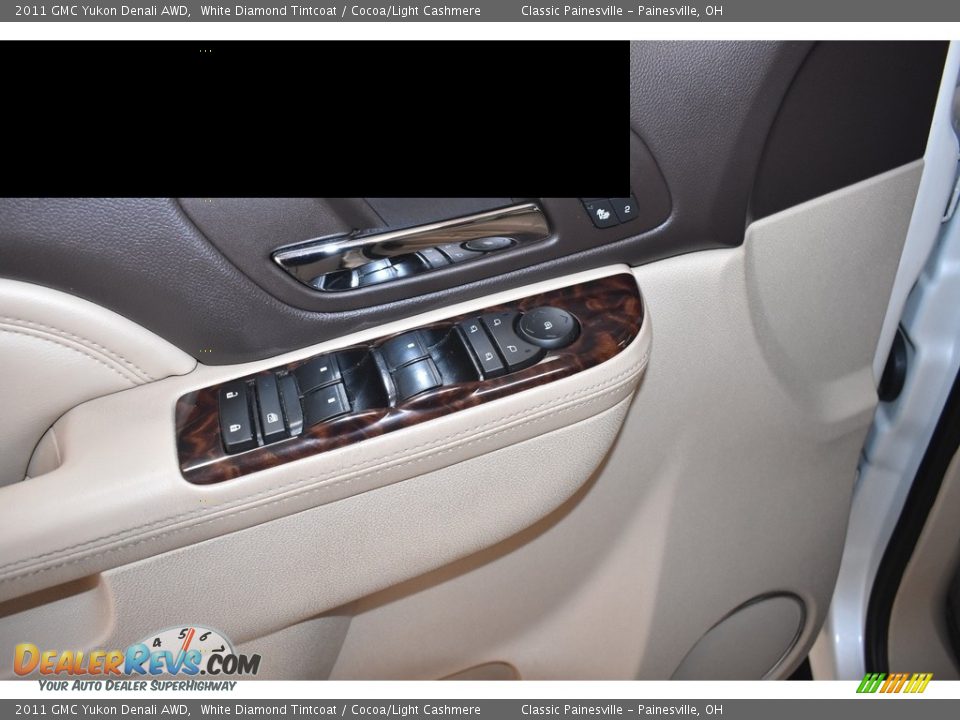 2011 GMC Yukon Denali AWD White Diamond Tintcoat / Cocoa/Light Cashmere Photo #12