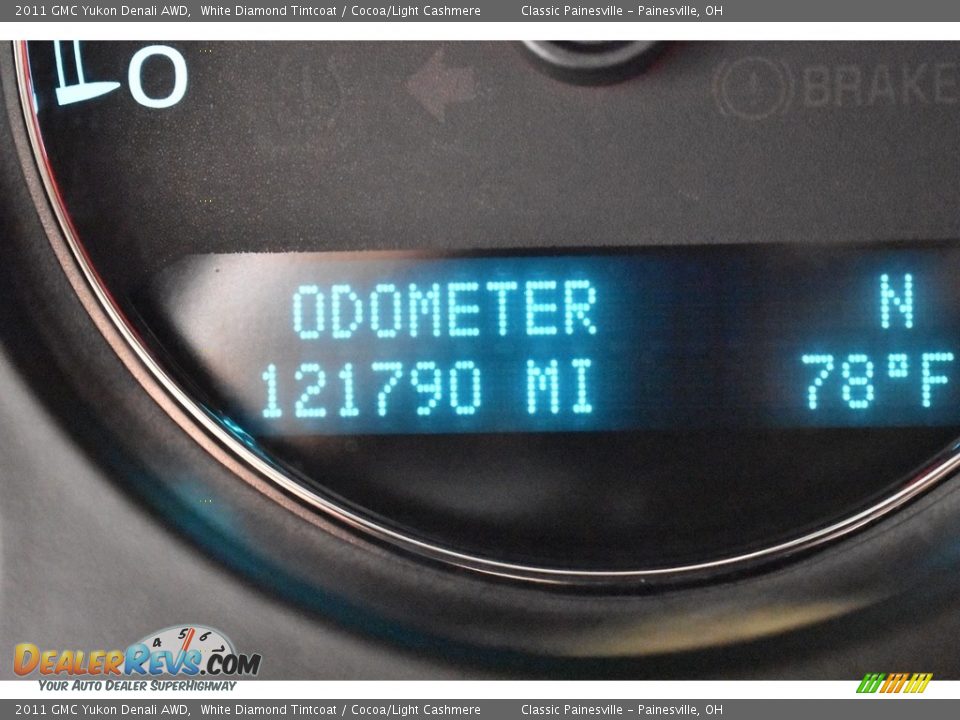 2011 GMC Yukon Denali AWD White Diamond Tintcoat / Cocoa/Light Cashmere Photo #17
