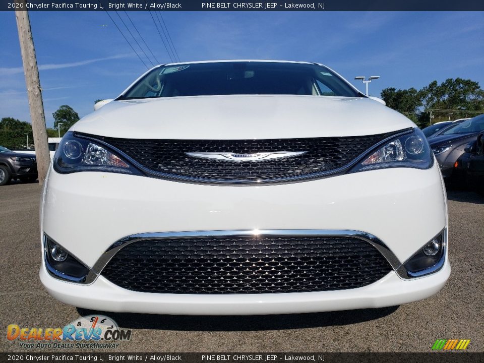 2020 Chrysler Pacifica Touring L Bright White / Alloy/Black Photo #2