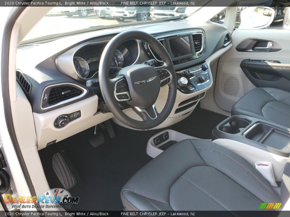 2020 Chrysler Pacifica Touring L Bright White / Alloy/Black Photo #7