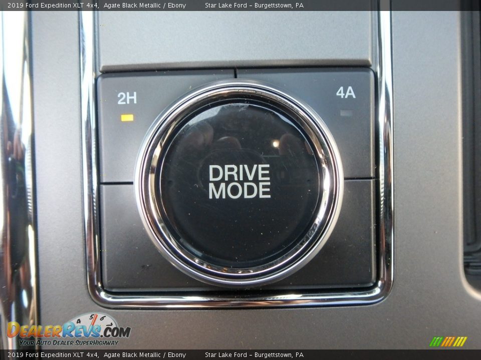 Controls of 2019 Ford Expedition XLT 4x4 Photo #18
