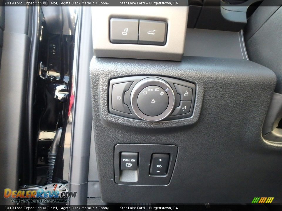 Controls of 2019 Ford Expedition XLT 4x4 Photo #20