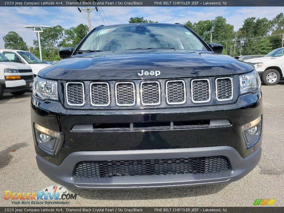 2020 Jeep Compass Latitude 4x4 Diamond Black Crystal Pearl / Ski Gray/Black Photo #2