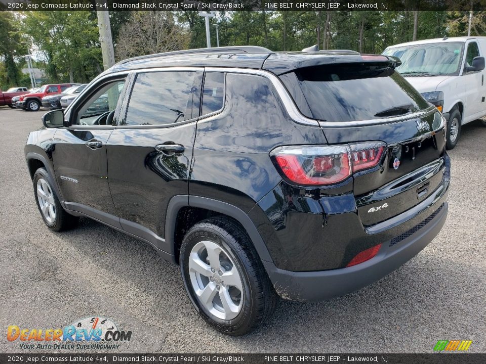 2020 Jeep Compass Latitude 4x4 Diamond Black Crystal Pearl / Ski Gray/Black Photo #4