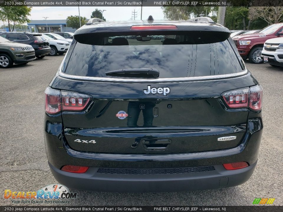 2020 Jeep Compass Latitude 4x4 Diamond Black Crystal Pearl / Ski Gray/Black Photo #5