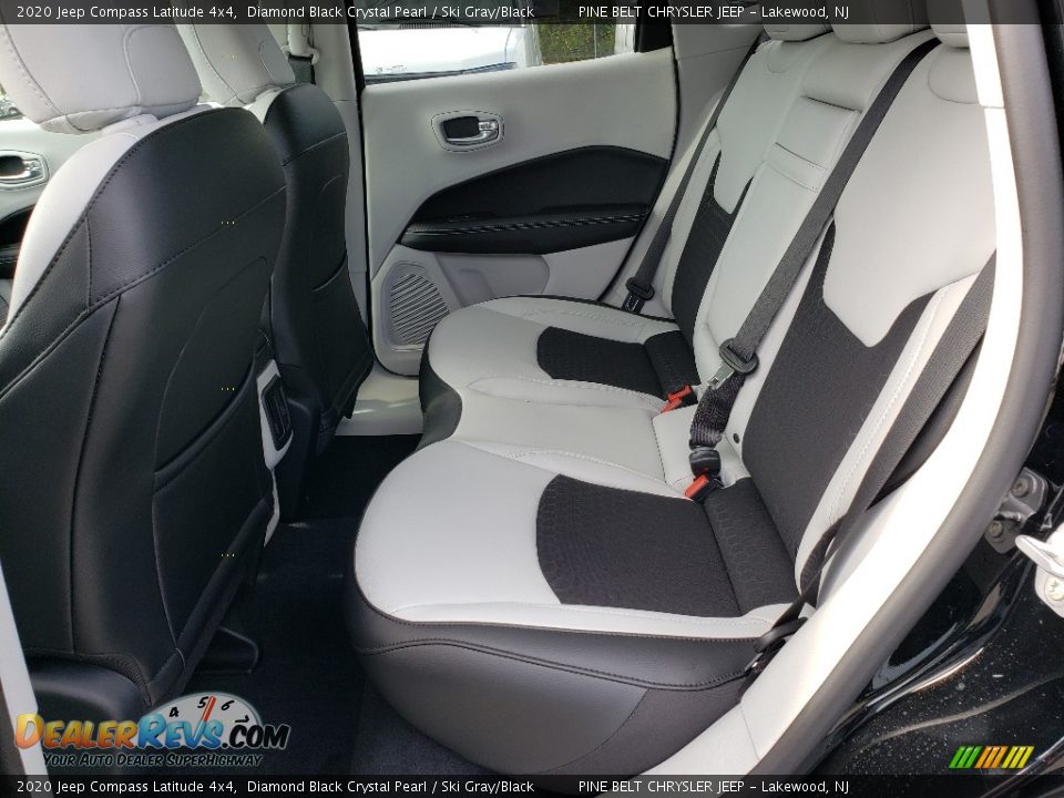 2020 Jeep Compass Latitude 4x4 Diamond Black Crystal Pearl / Ski Gray/Black Photo #6