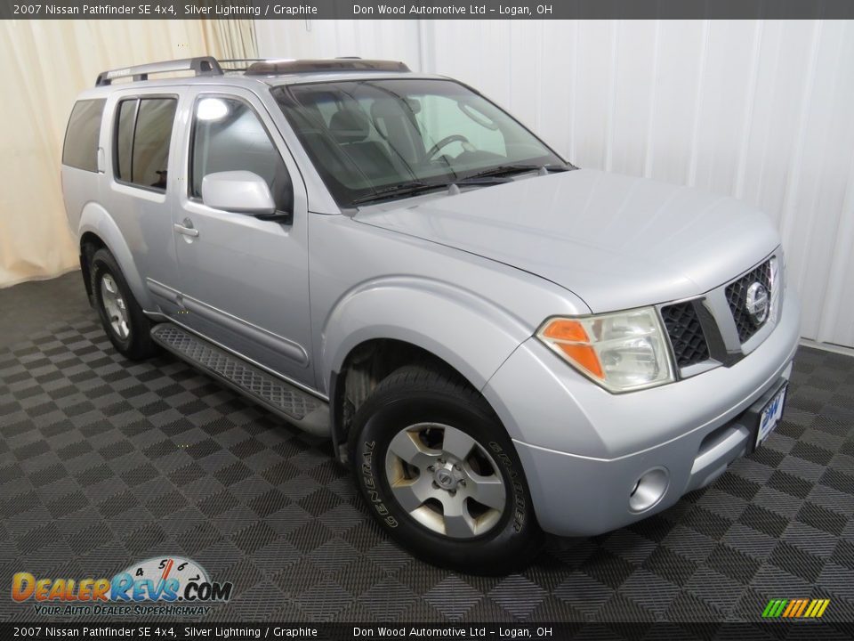 2007 Nissan Pathfinder SE 4x4 Silver Lightning / Graphite Photo #3
