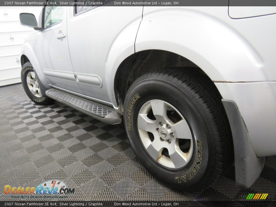 2007 Nissan Pathfinder SE 4x4 Silver Lightning / Graphite Photo #9