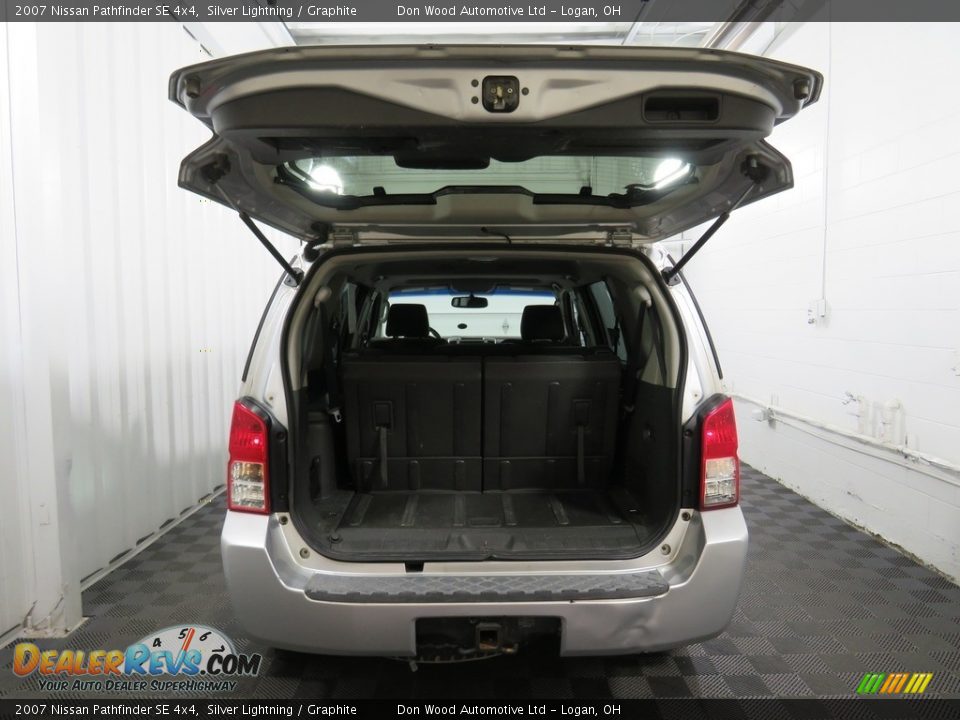 2007 Nissan Pathfinder SE 4x4 Silver Lightning / Graphite Photo #12