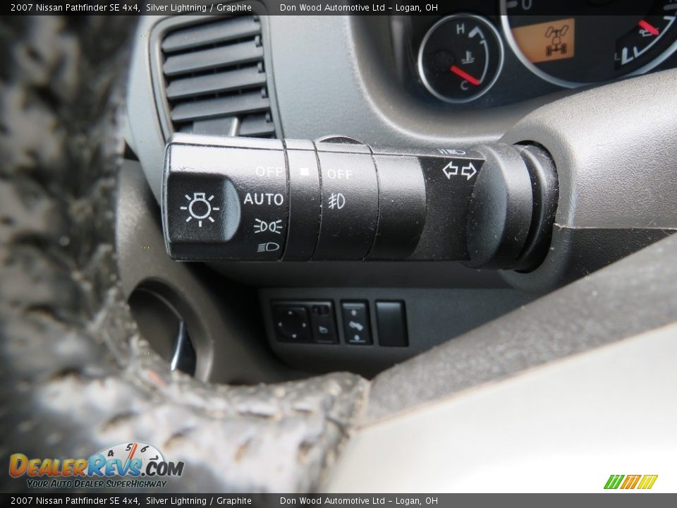 2007 Nissan Pathfinder SE 4x4 Silver Lightning / Graphite Photo #20