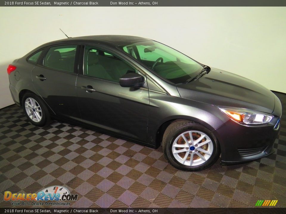 2018 Ford Focus SE Sedan Magnetic / Charcoal Black Photo #2