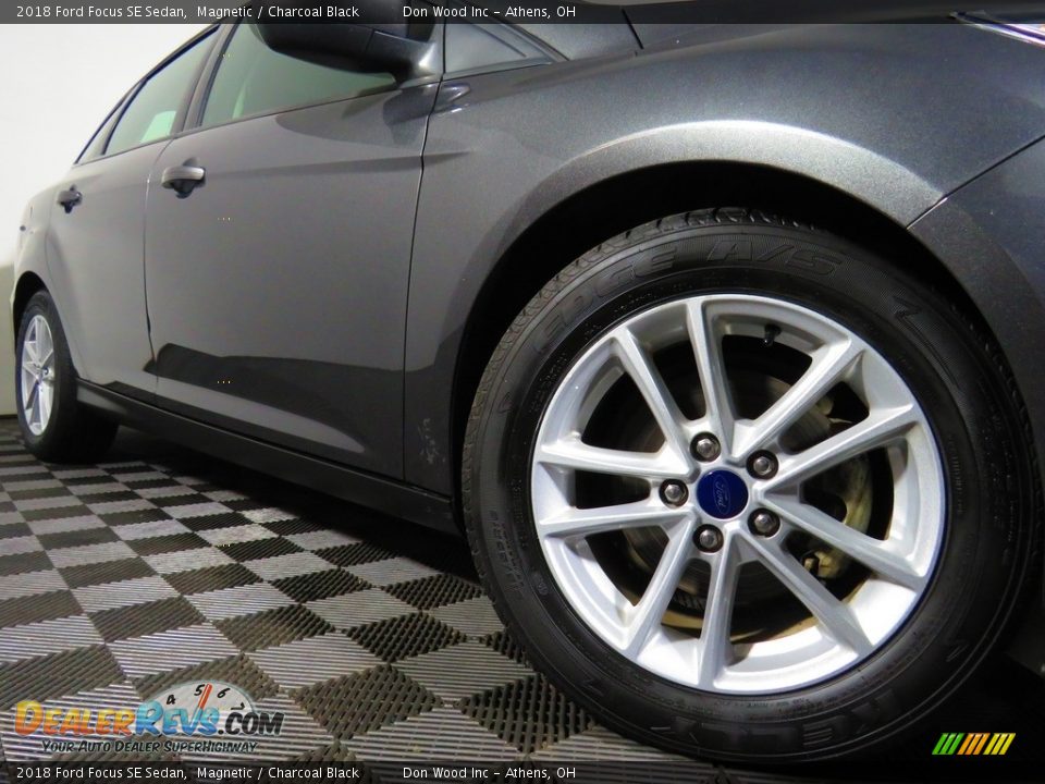 2018 Ford Focus SE Sedan Magnetic / Charcoal Black Photo #3