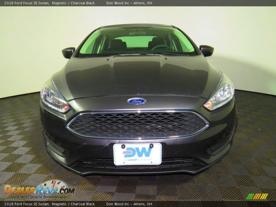 2018 Ford Focus SE Sedan Magnetic / Charcoal Black Photo #4