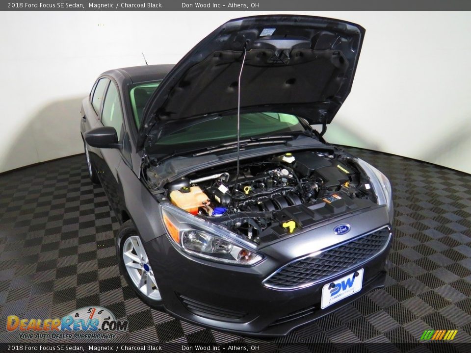 2018 Ford Focus SE Sedan Magnetic / Charcoal Black Photo #5