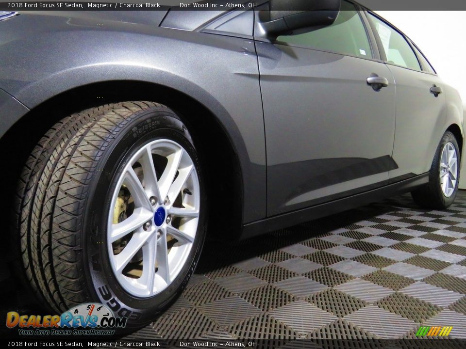 2018 Ford Focus SE Sedan Magnetic / Charcoal Black Photo #8