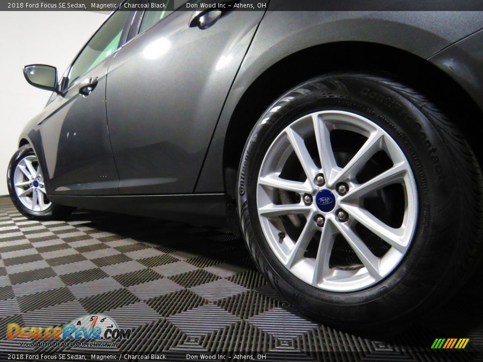 2018 Ford Focus SE Sedan Magnetic / Charcoal Black Photo #10