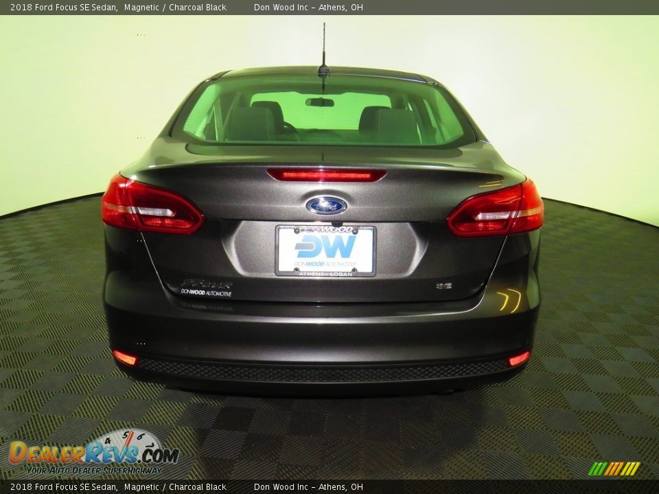 2018 Ford Focus SE Sedan Magnetic / Charcoal Black Photo #11