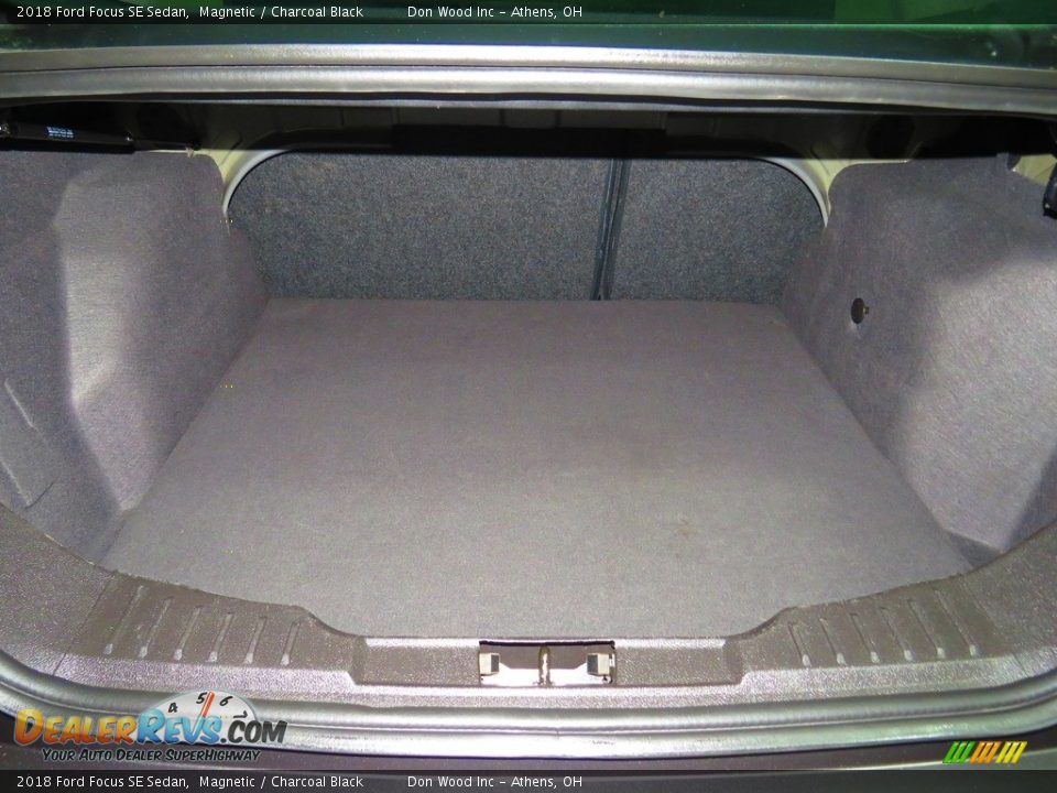 2018 Ford Focus SE Sedan Magnetic / Charcoal Black Photo #13