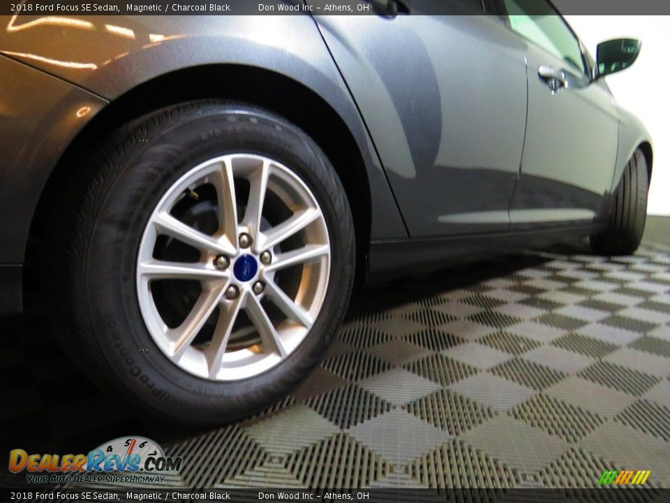 2018 Ford Focus SE Sedan Magnetic / Charcoal Black Photo #15