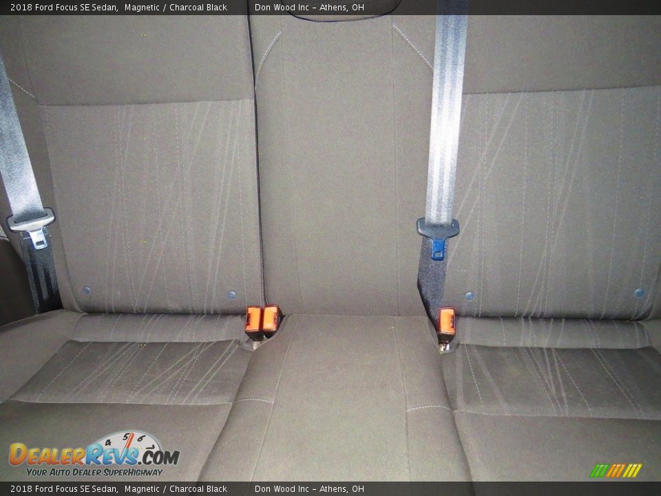 2018 Ford Focus SE Sedan Magnetic / Charcoal Black Photo #19