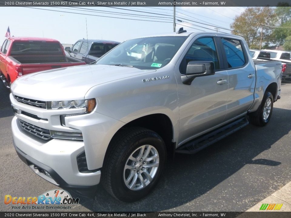 Front 3/4 View of 2020 Chevrolet Silverado 1500 RST Crew Cab 4x4 Photo #6