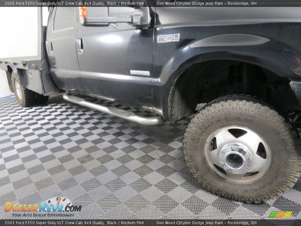2003 Ford F350 Super Duty XLT Crew Cab 4x4 Dually Black / Medium Flint Photo #4