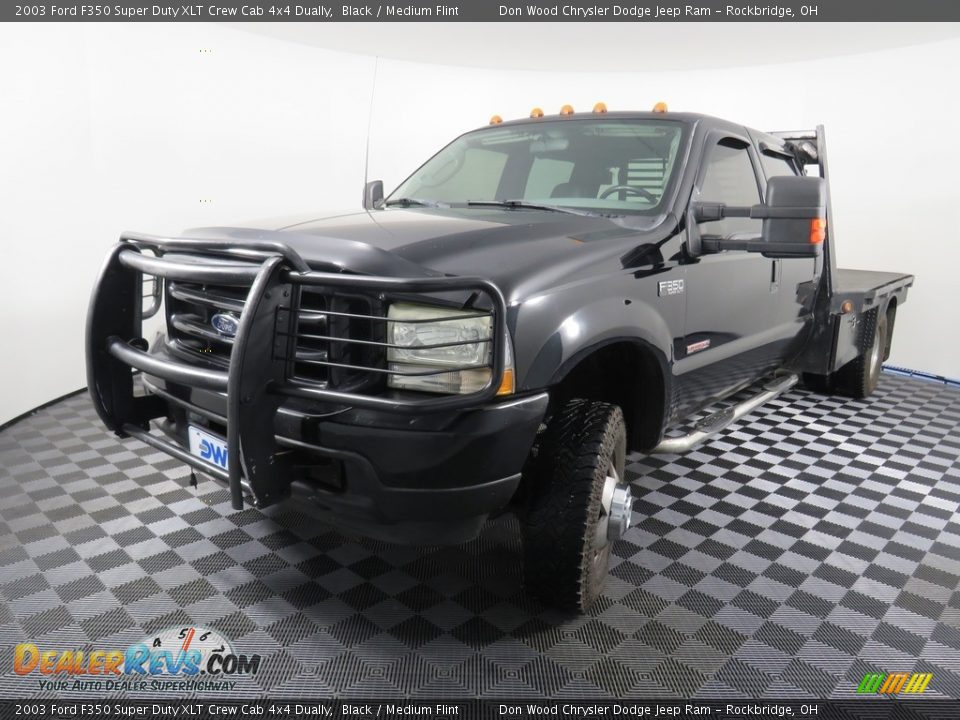 2003 Ford F350 Super Duty XLT Crew Cab 4x4 Dually Black / Medium Flint Photo #8