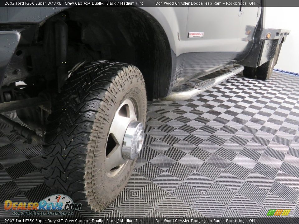 2003 Ford F350 Super Duty XLT Crew Cab 4x4 Dually Black / Medium Flint Photo #9