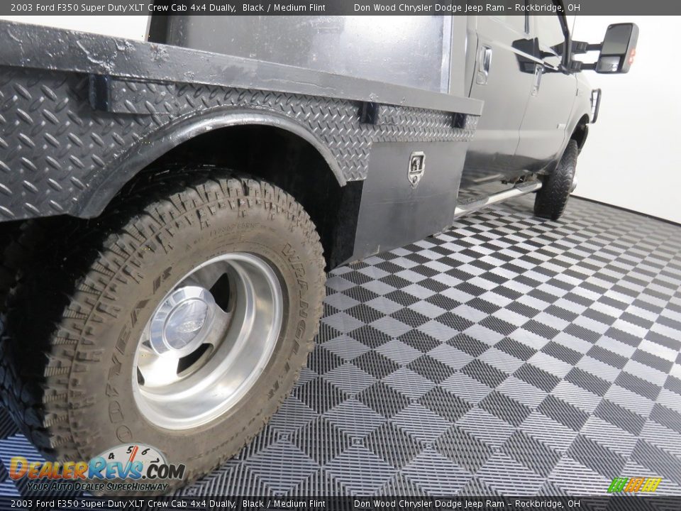 2003 Ford F350 Super Duty XLT Crew Cab 4x4 Dually Black / Medium Flint Photo #15